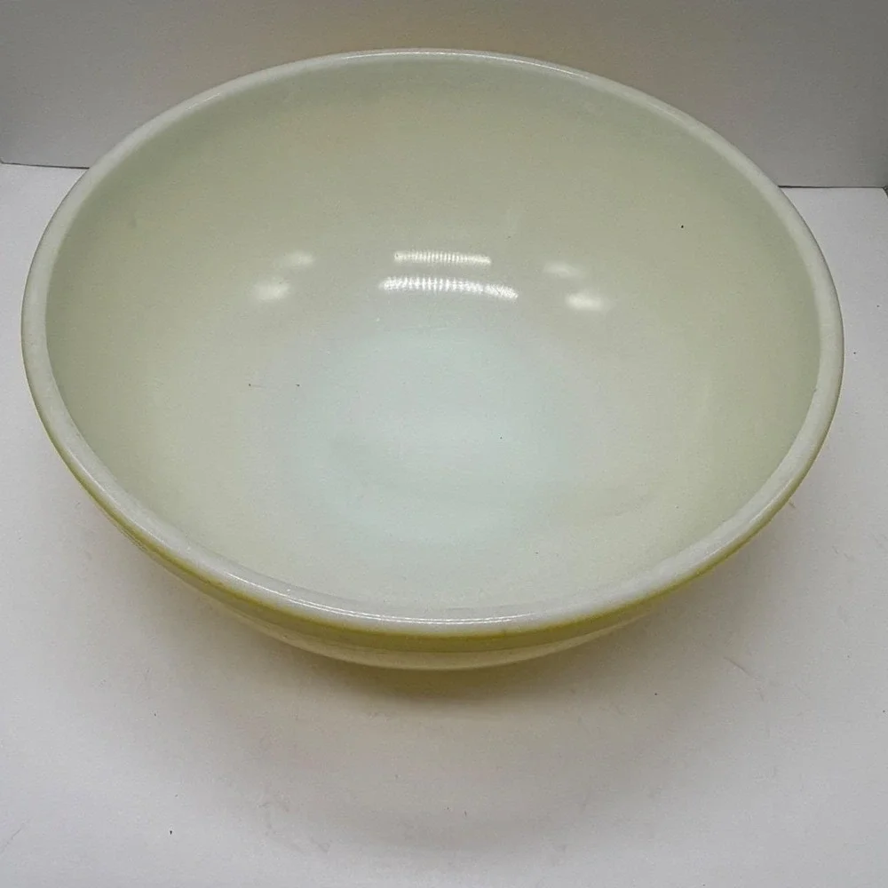 Pyrex vintage mixing